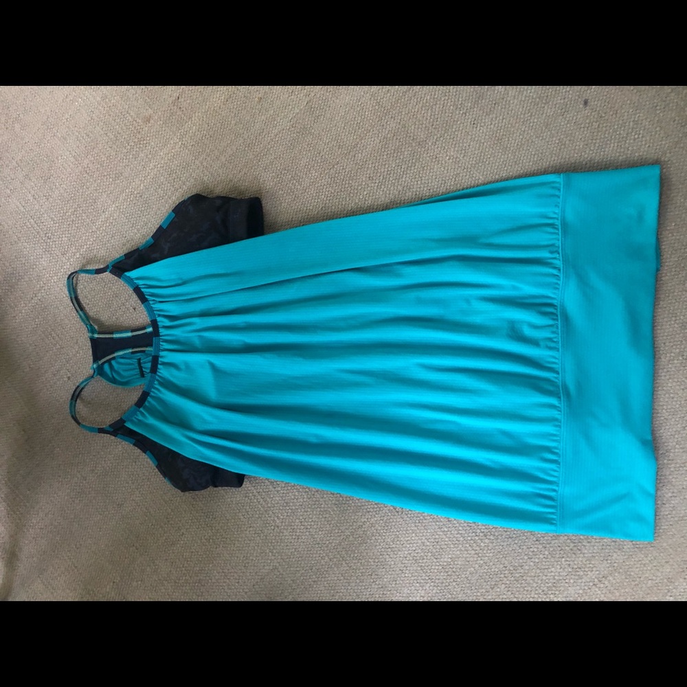 Lululemon No Limits blue floral tank size 10